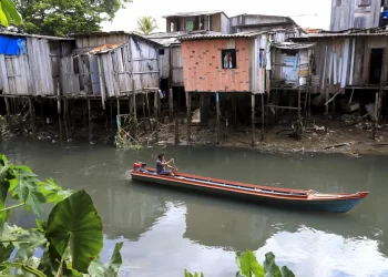 Belém, anfitriã da COP30, enfrenta desafios de poluição e violência