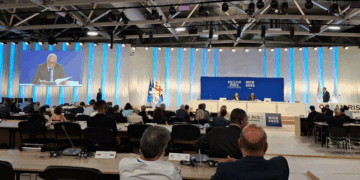 Brasil participa de cúpula mundial sobre elevação do nível do mar e resiliência costeira na França