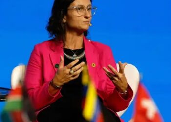 “Investimentos sim, e não como caridade.”